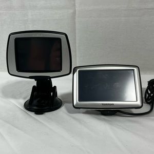 Lot of 2 Garmin Tomtom GPS Bundle FOR PARTS ONLY Car Charger Navigation System.